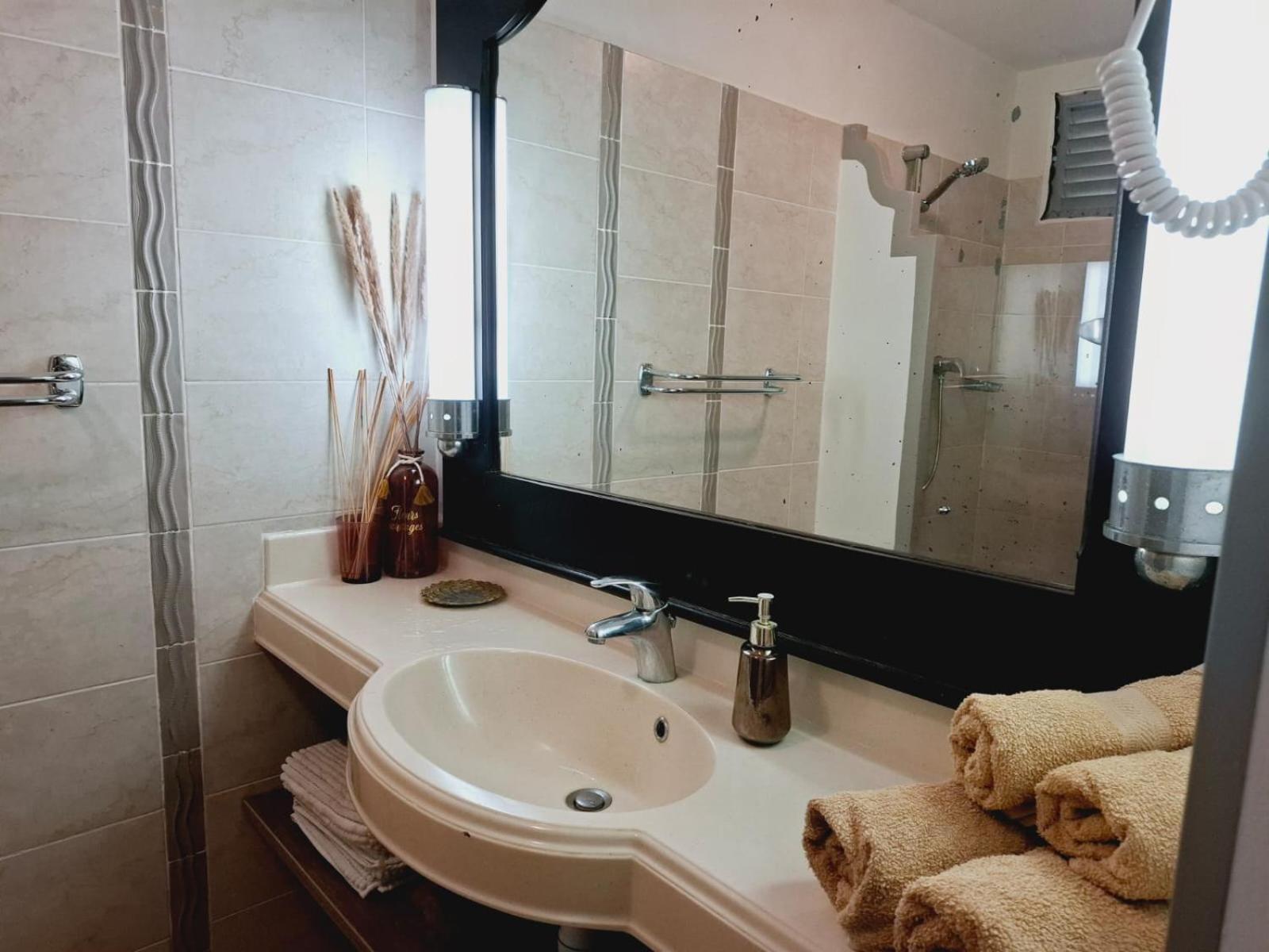 Suite 4 Pers Dans Village Vacances Sainte-Anne (Grande-Terre) Exterior foto